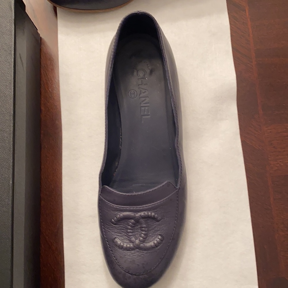 Chanel women’s navy blue mocasines - Picture 3 of 6